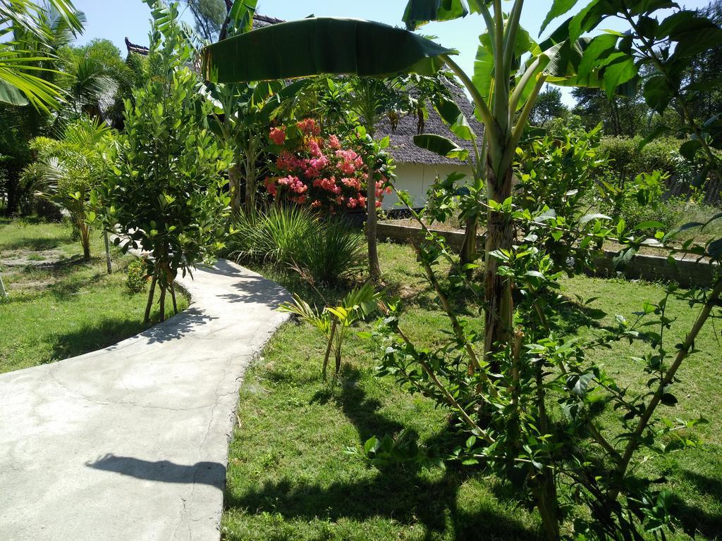 Rose Bungalow Hotel Pemenang Exterior foto