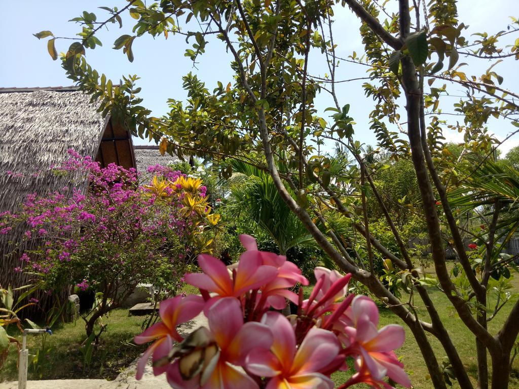 Rose Bungalow Hotel Pemenang Exterior foto